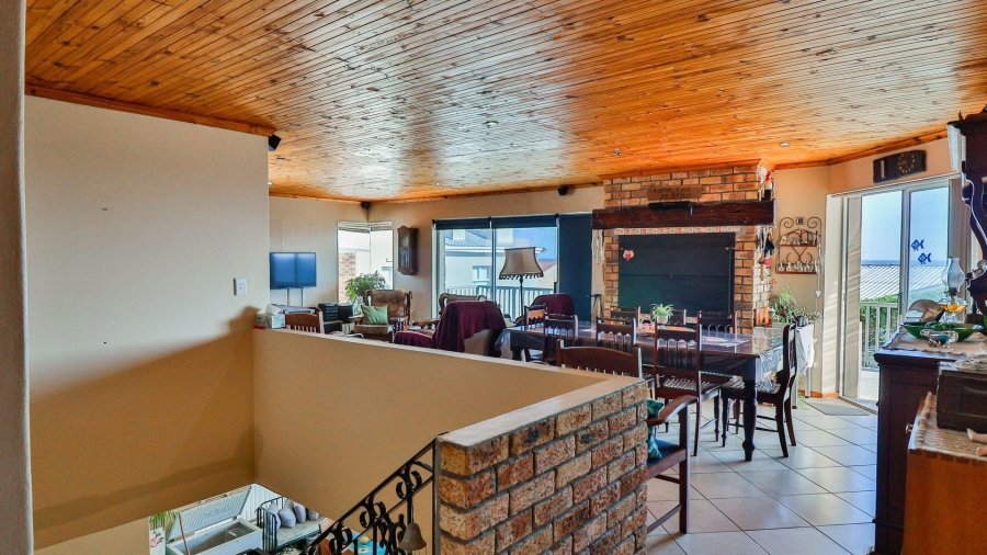 4 Bedroom Property for Sale in De Kelders Western Cape